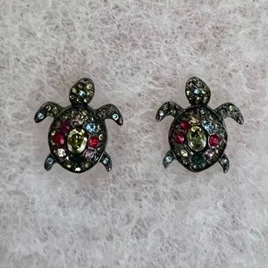 🐢Anthropologie rhinestone turtle earrings.